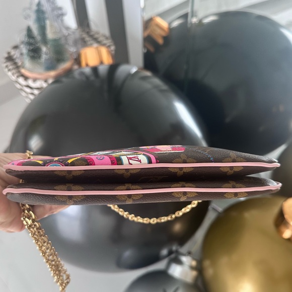 SALE 🌹🦢Louis Vuitton Double
Zip Pochette...Ballerina edition like new w dust bag - Picture 4 of 8